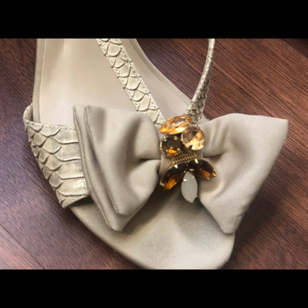 High Heel - Picture 2 of 2
